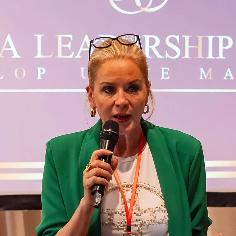 Bettina Klos moderiert das Palma Leadership Forum
